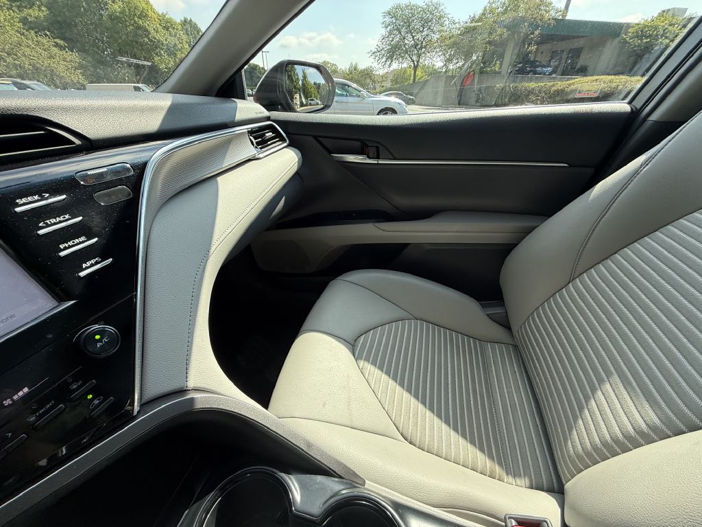 Photo 25 of this TOYOTA CAMRY