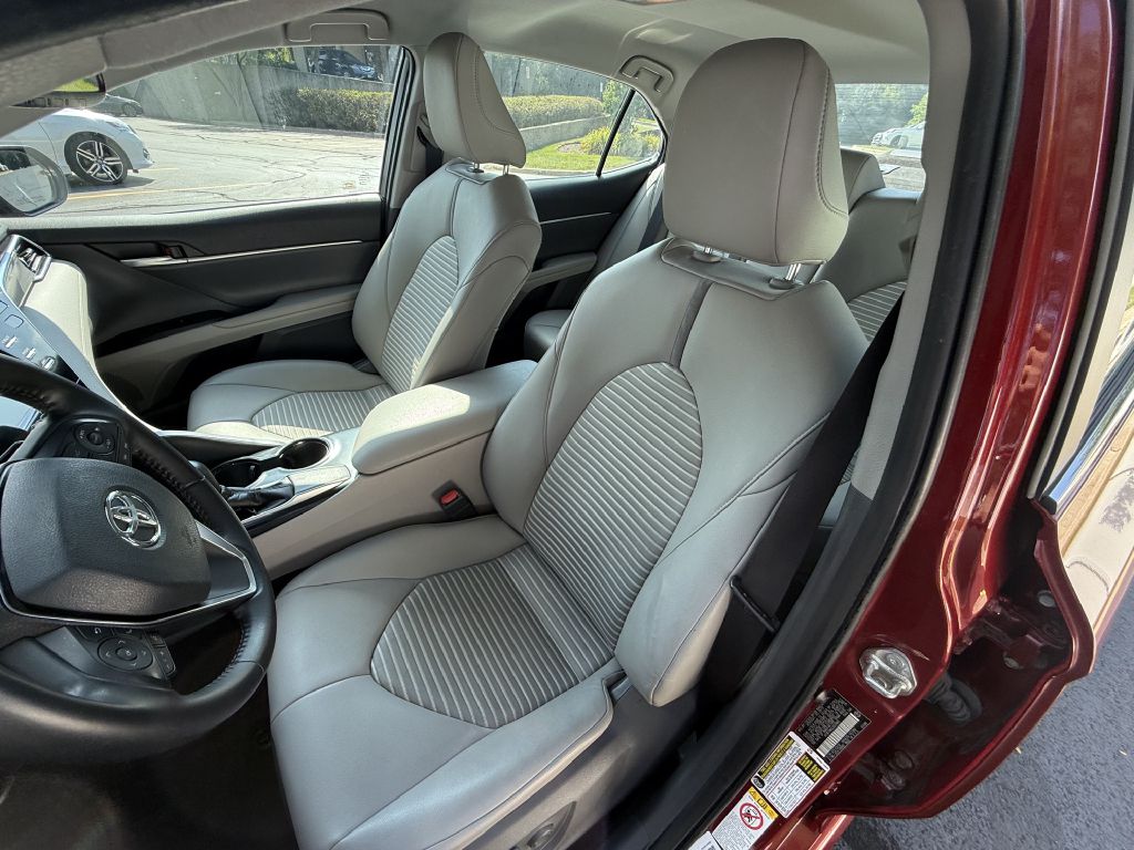 Photo 16 of this TOYOTA CAMRY