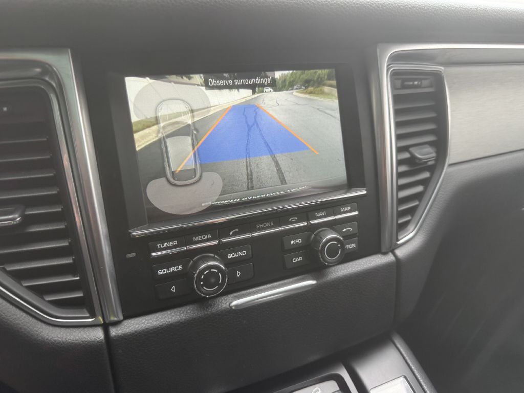 Photo 13 of this PORSCHE MACAN