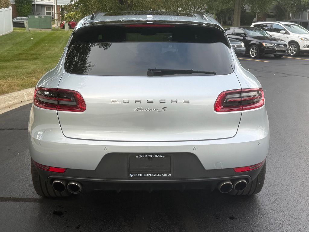 Photo 7 of this PORSCHE MACAN