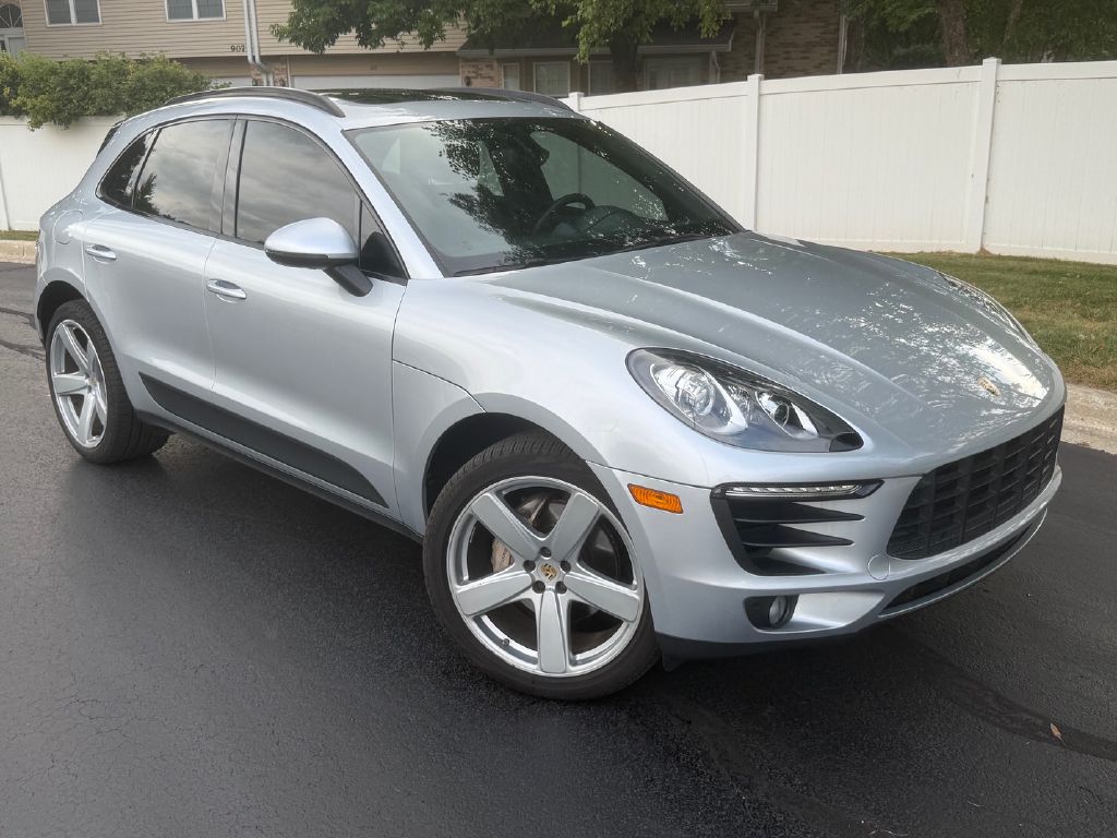 2016 PORSCHE MACAN