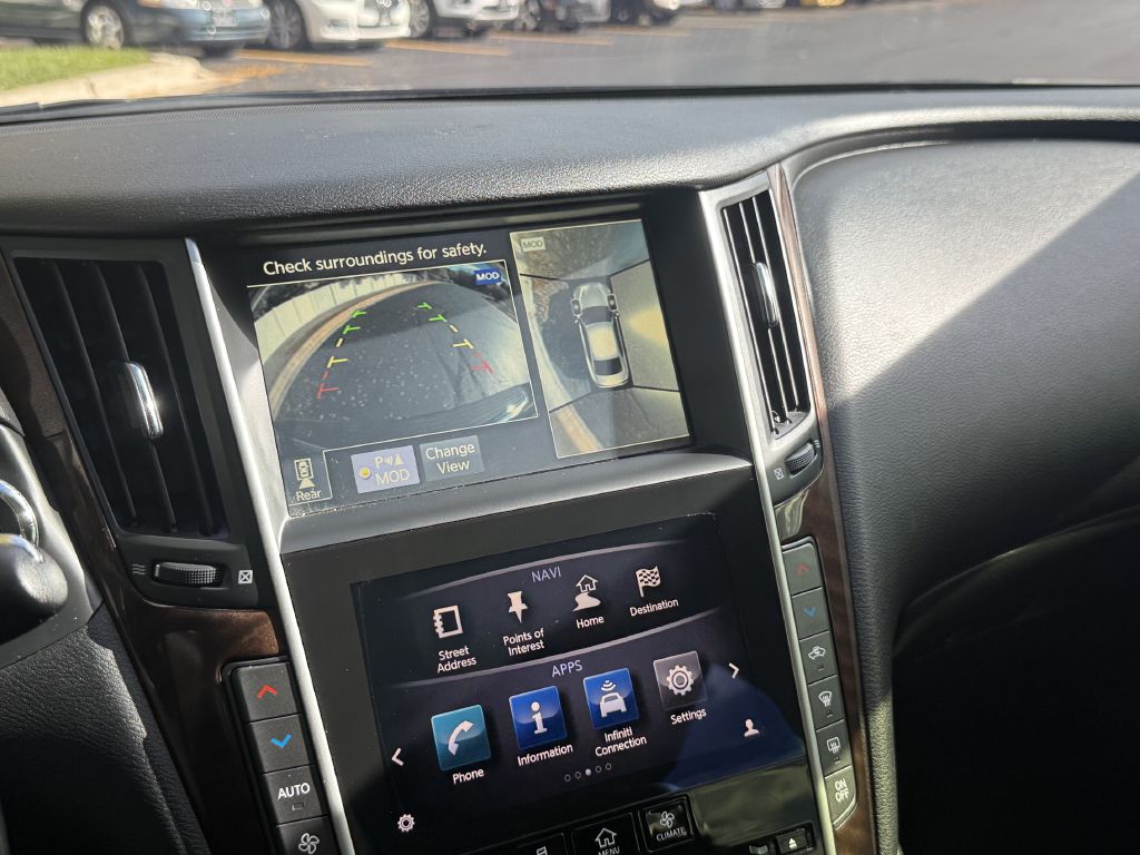 Photo 18 of this INFINITI Q50