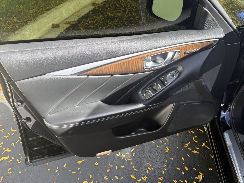 Photo 27 of this INFINITI Q50
