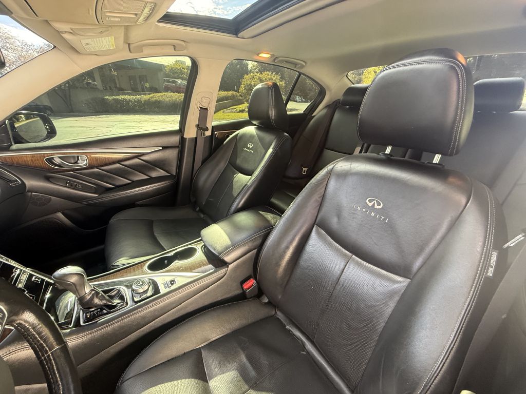 Photo 15 of this INFINITI Q50