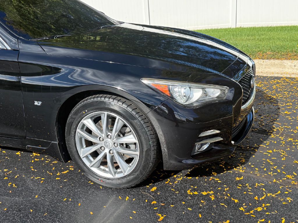 Photo 11 of this INFINITI Q50