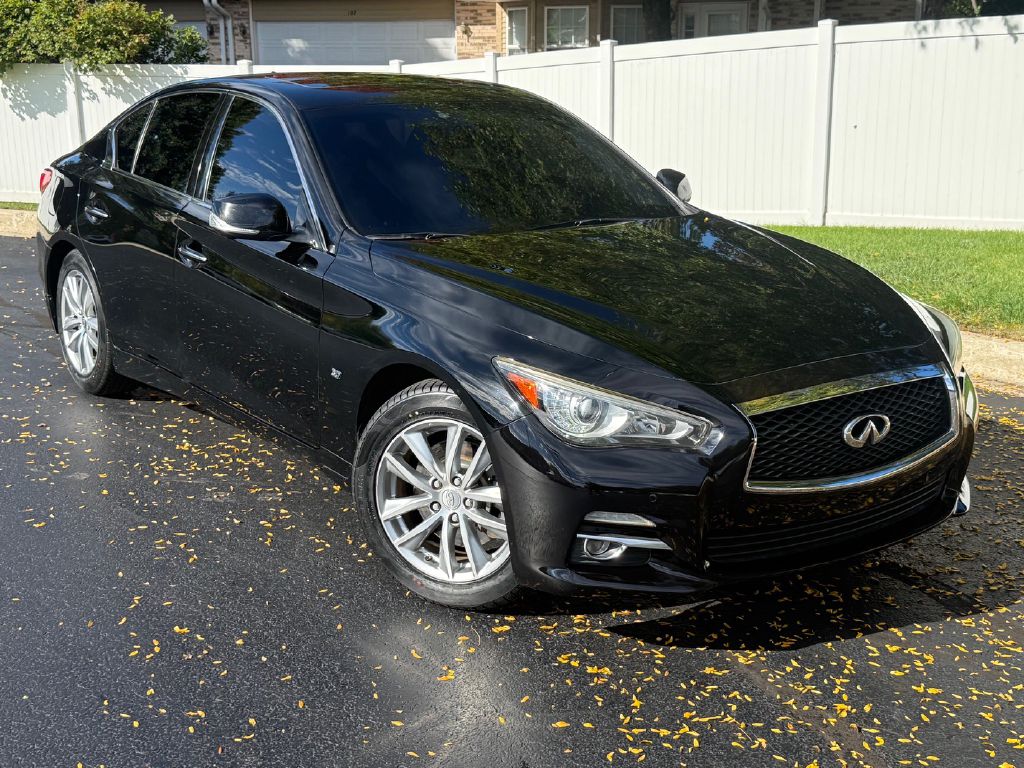 Photo 2 of this INFINITI Q50