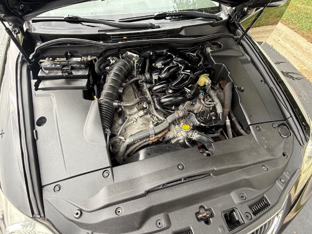 Photo 25 of this LEXUS IS