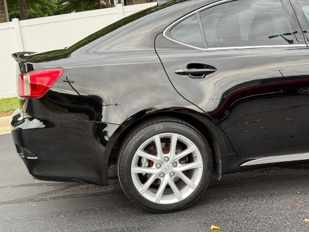 Photo 29 of this LEXUS IS