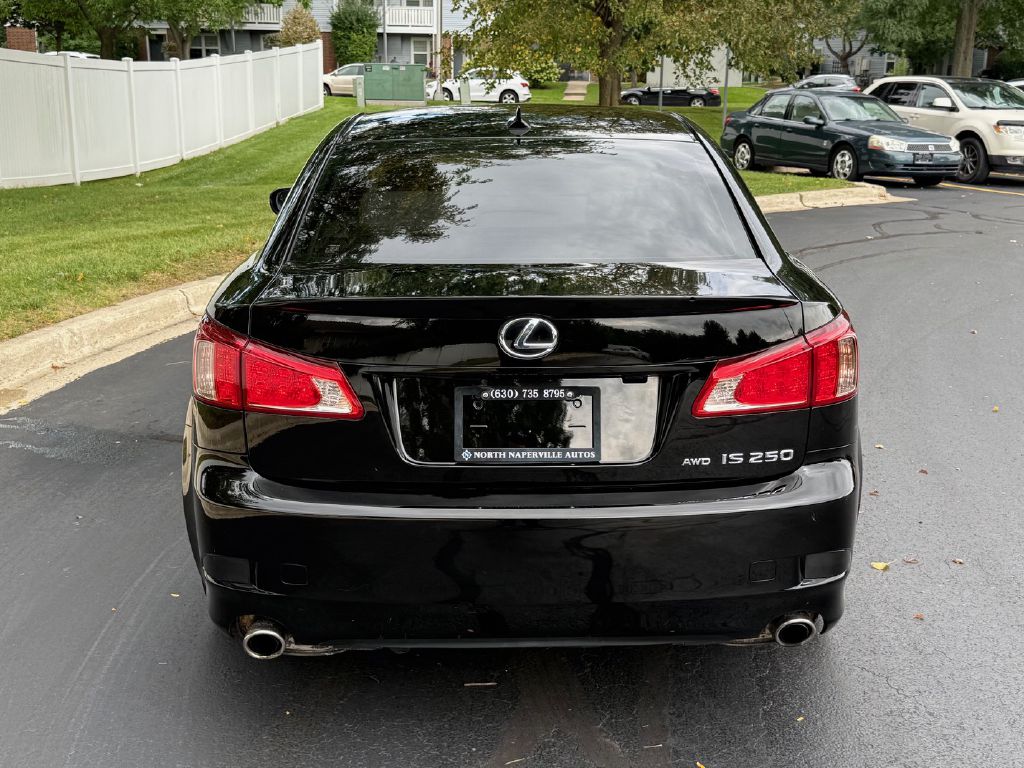 Photo 6 of this LEXUS IS