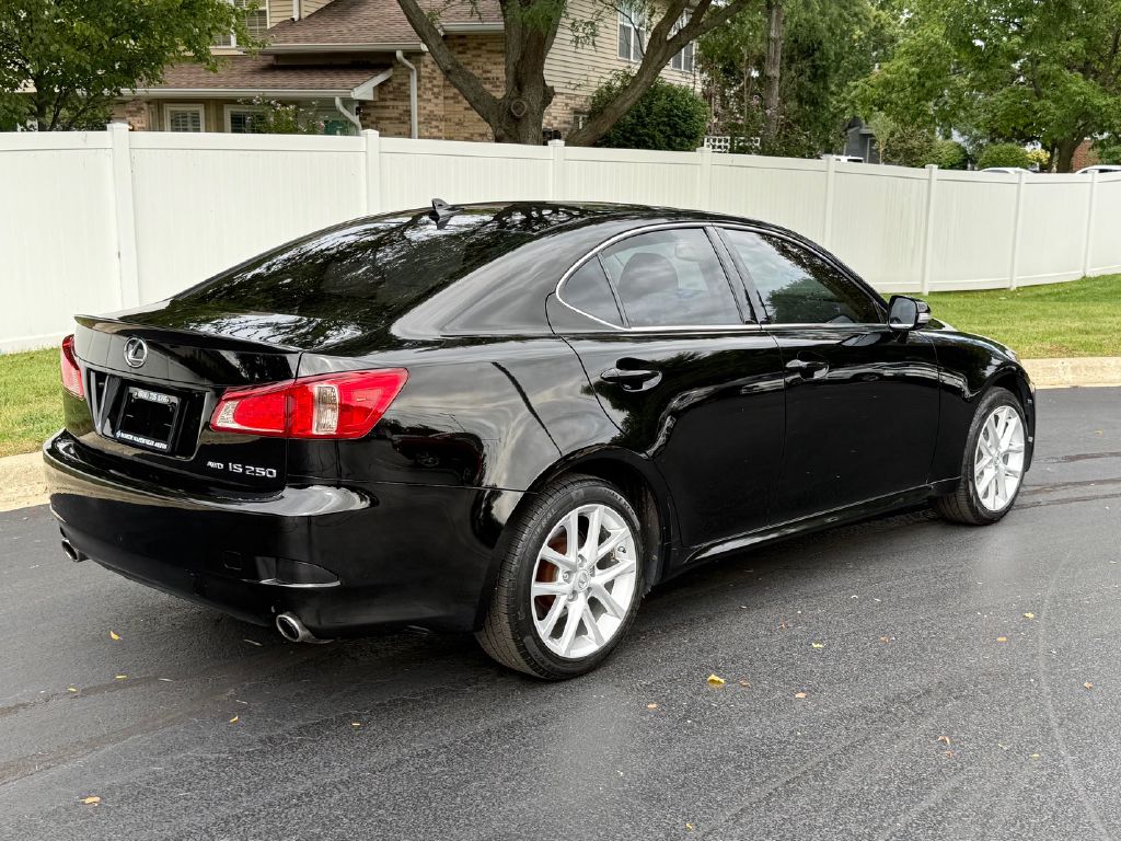 Photo 5 of this LEXUS IS