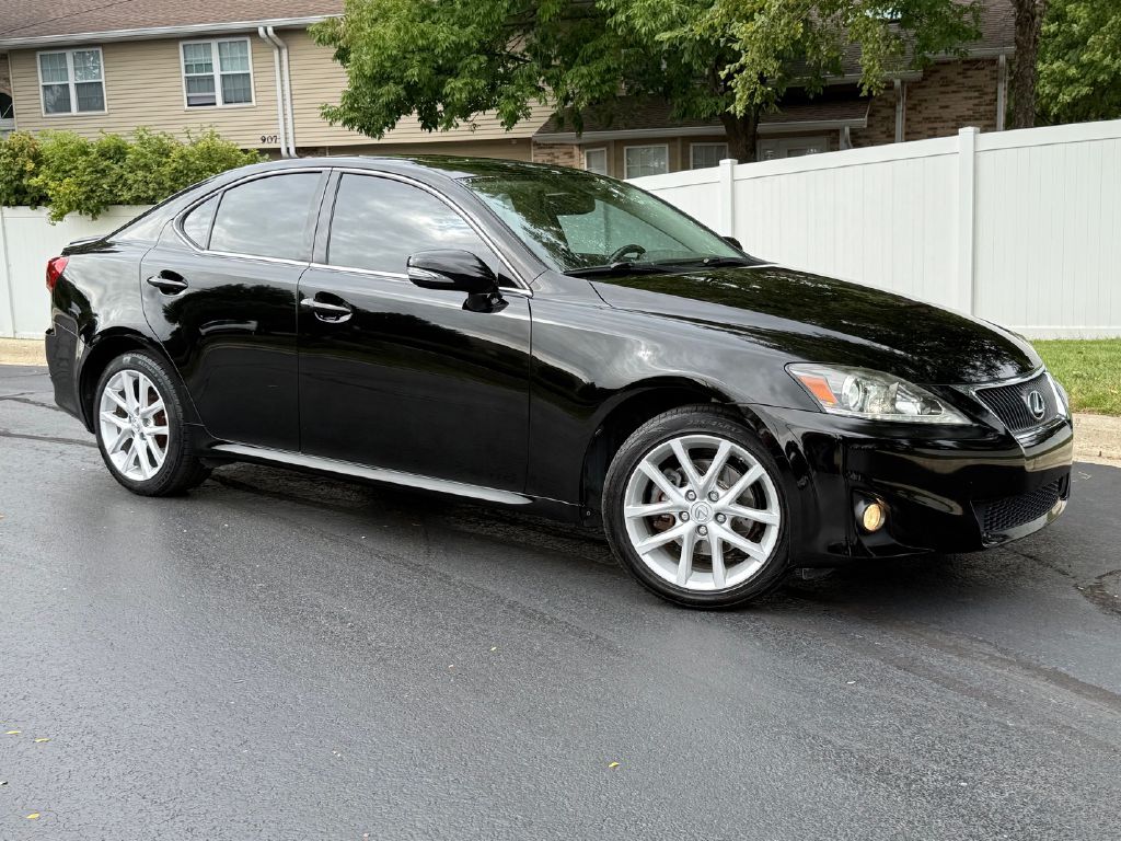 Photo 2 of this LEXUS IS