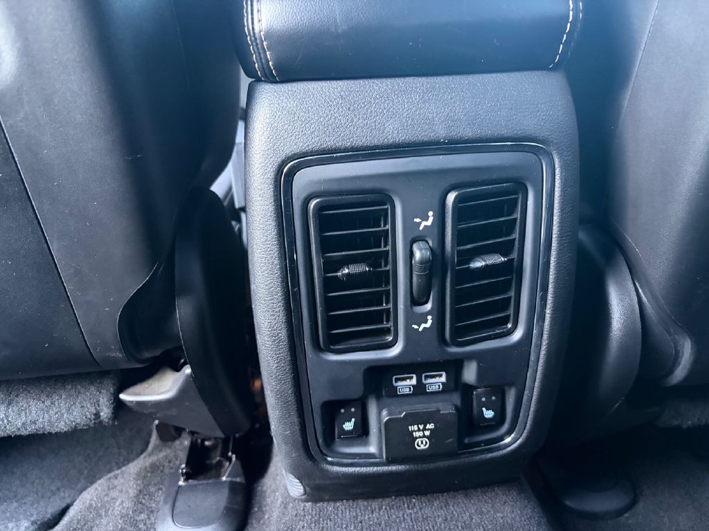 Photo 20 of this JEEP GRAND CHEROKEE