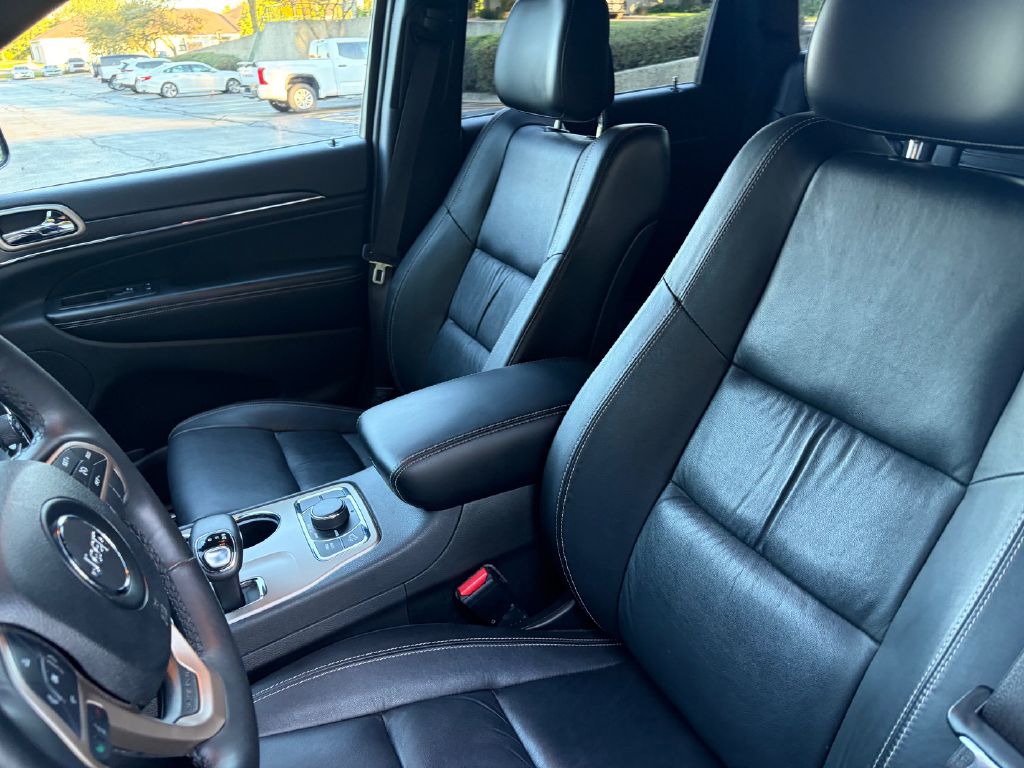 Photo 15 of this JEEP GRAND CHEROKEE