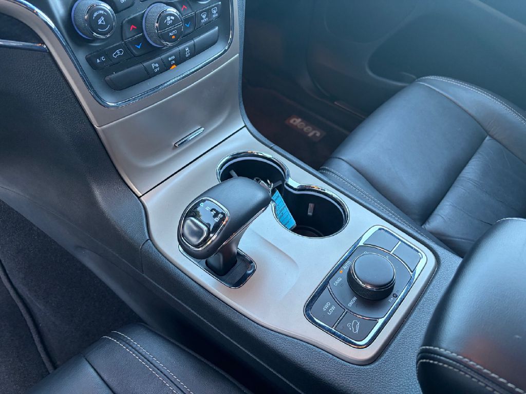 Photo 27 of this JEEP GRAND CHEROKEE