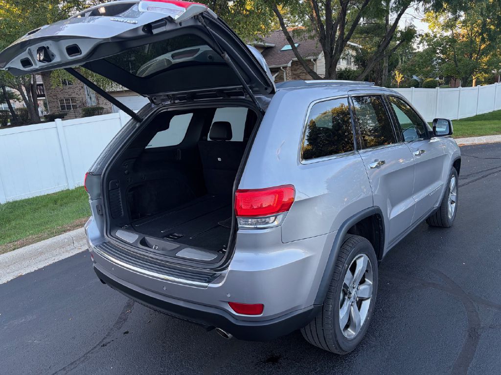 Photo 33 of this JEEP GRAND CHEROKEE