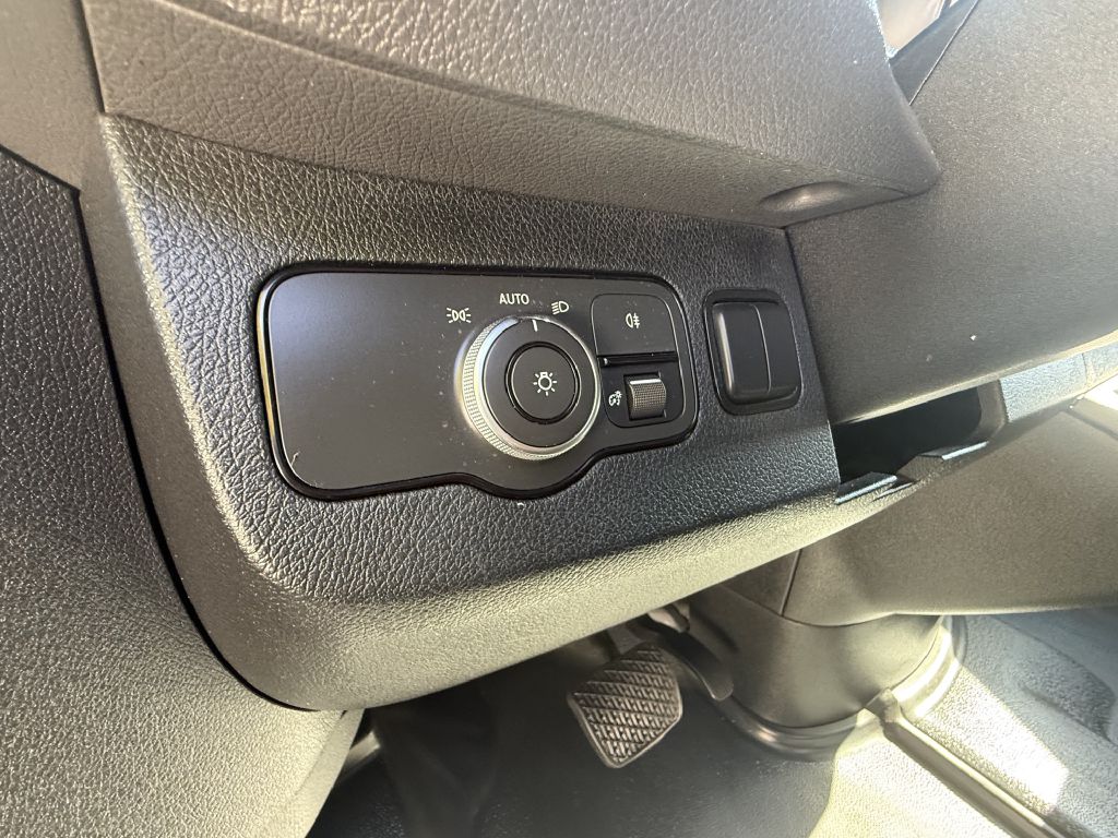 Photo 25 of this MERCEDES-BENZ SPRINTER