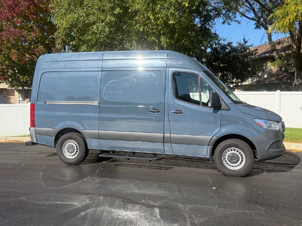 Photo 4 of this MERCEDES-BENZ SPRINTER