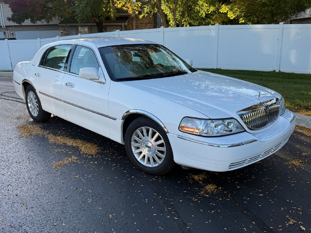 2004 LINCOLN TOWN CAR