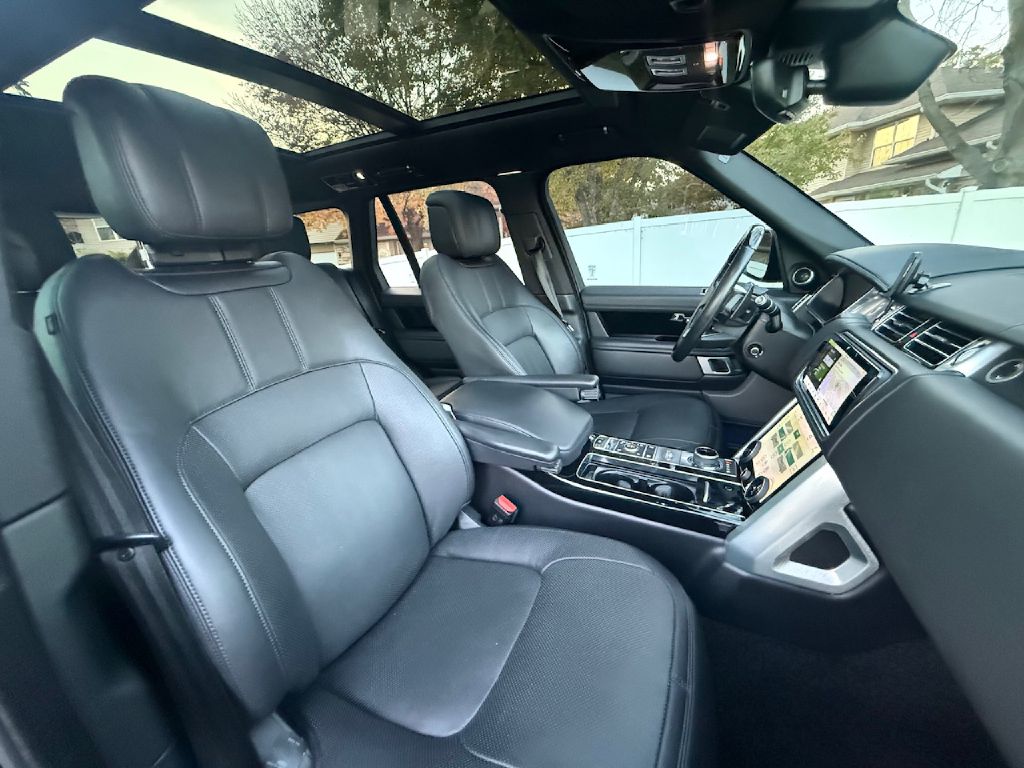Photo 20 of this LAND ROVER RANGE ROVER