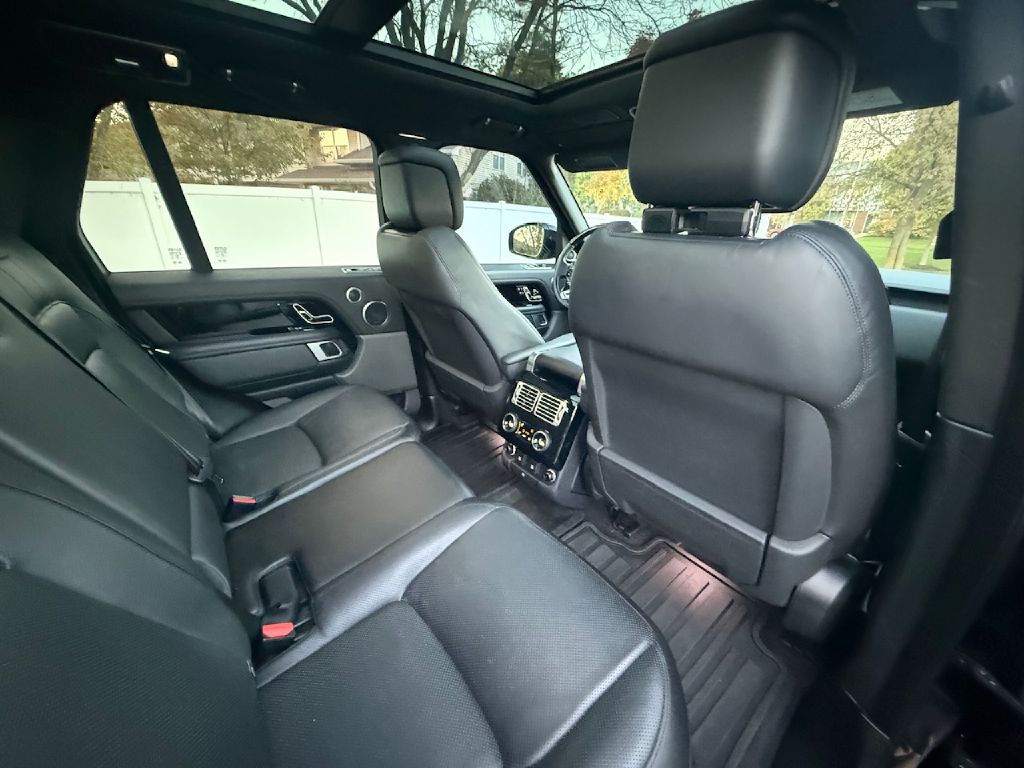Photo 22 of this LAND ROVER RANGE ROVER