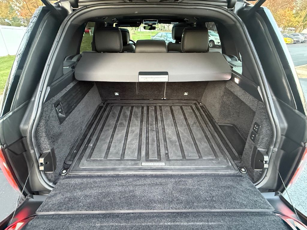 Photo 26 of this LAND ROVER RANGE ROVER