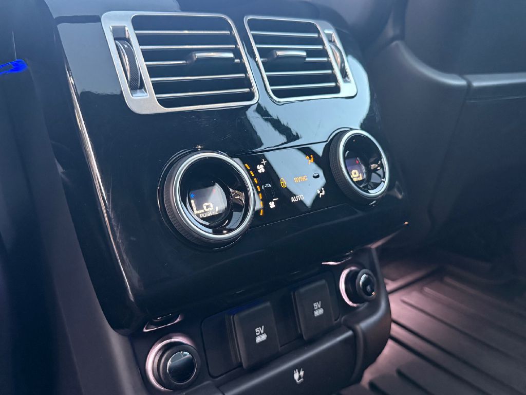 Photo 30 of this LAND ROVER RANGE ROVER