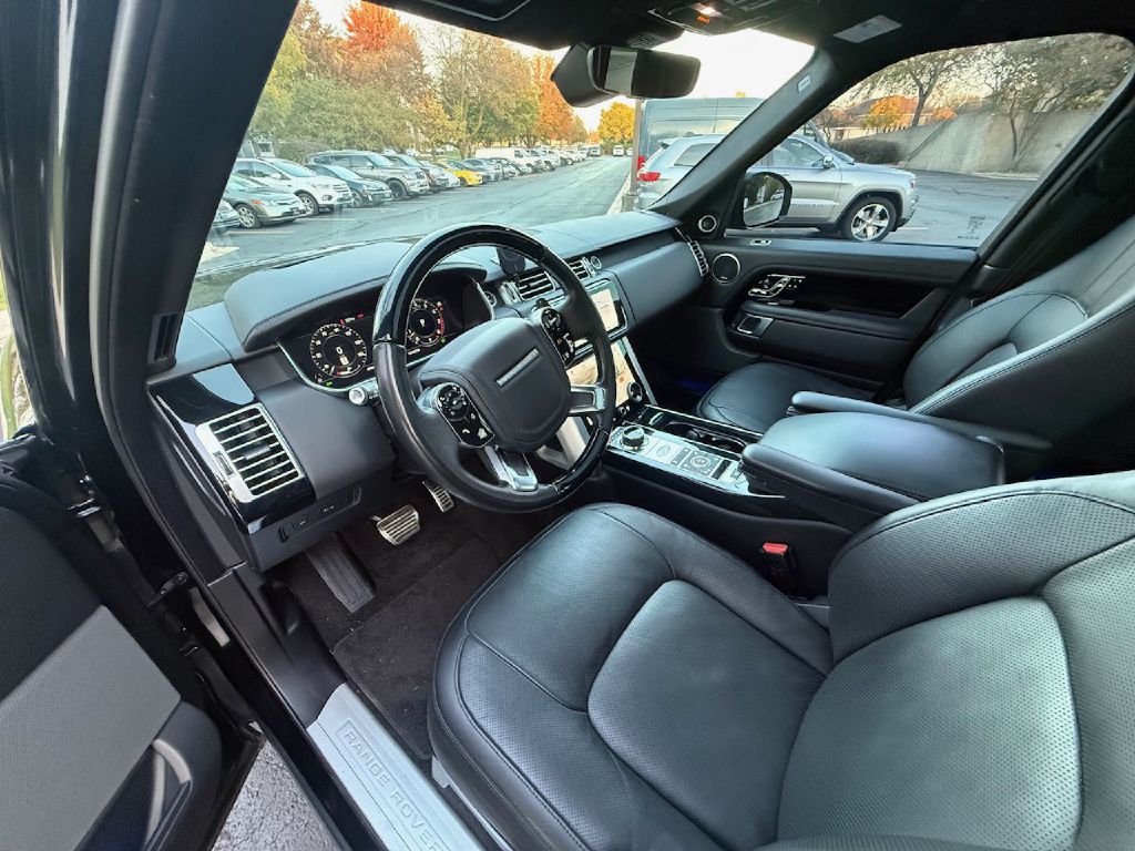 Photo 36 of this LAND ROVER RANGE ROVER