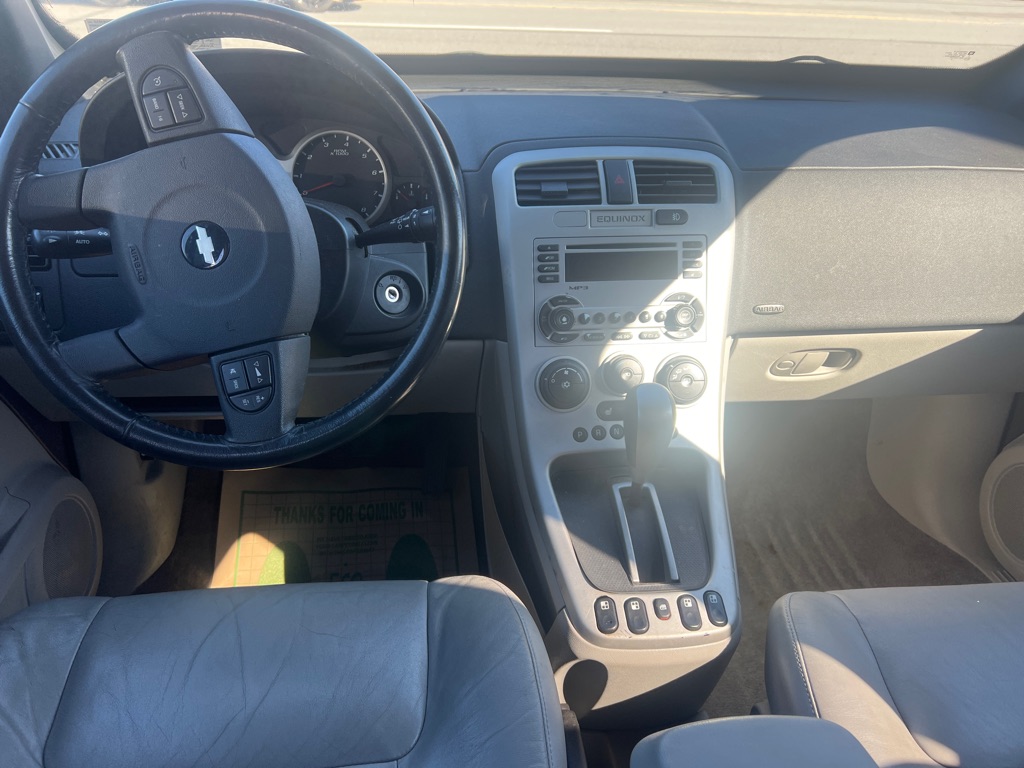 Photo 6 of this CHEVROLET EQUINOX