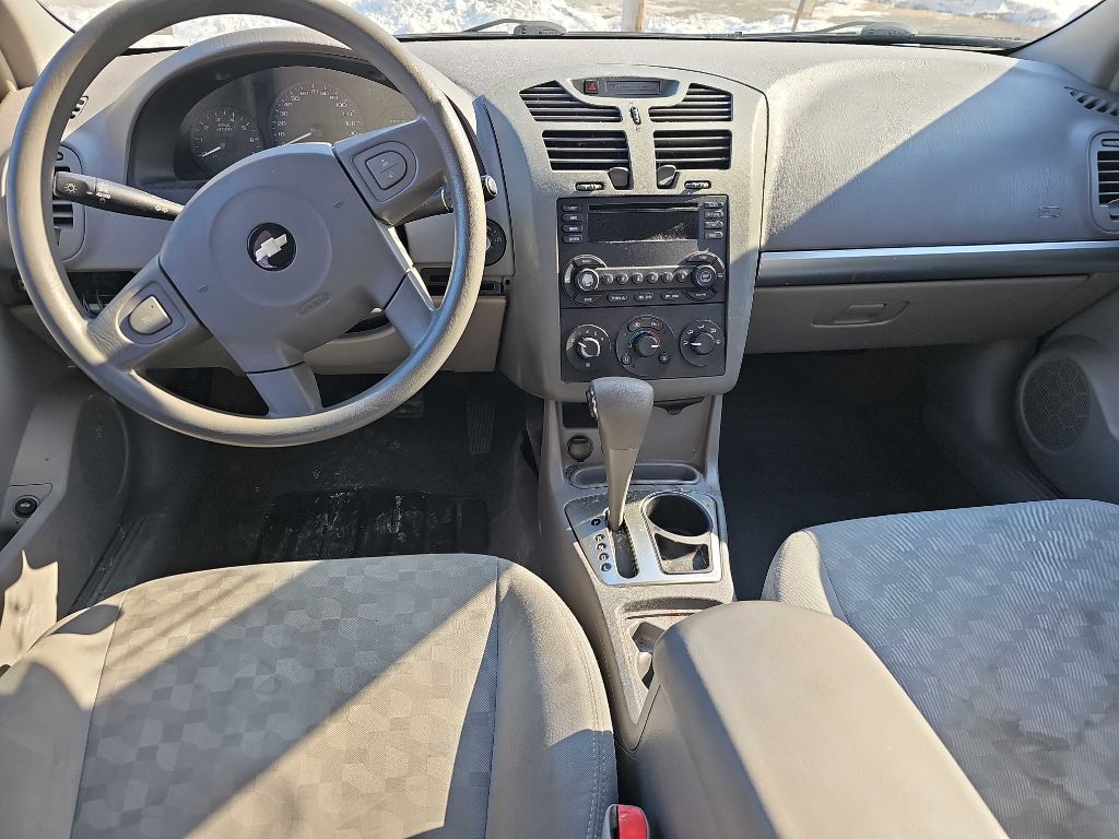 Photo 5 of this CHEVROLET MALIBU
