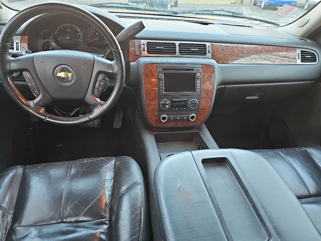Photo 7 of this CHEVROLET TAHOE