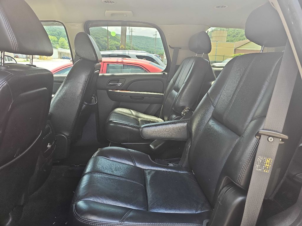 Photo 8 of this CHEVROLET TAHOE