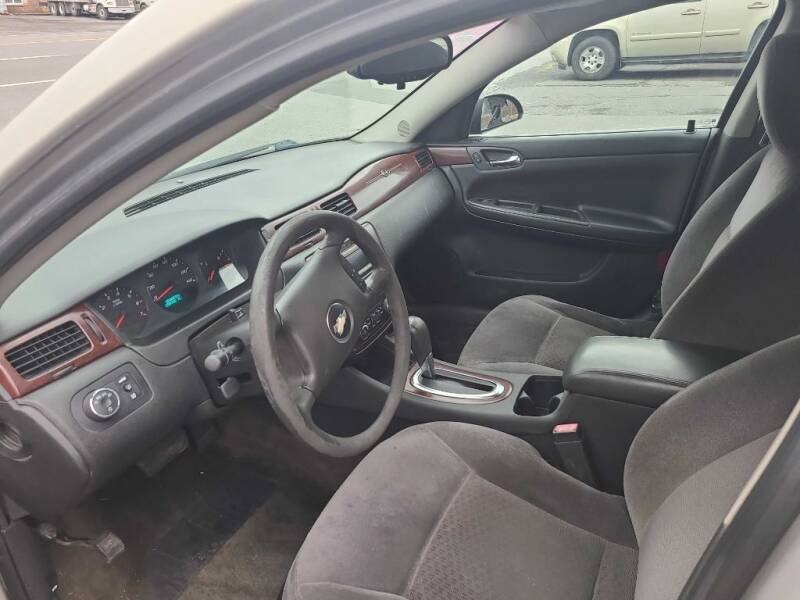 Photo 6 of this CHEVROLET IMPALA