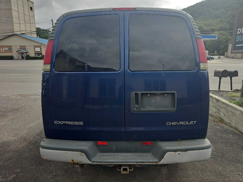 Photo 10 of this CHEVROLET EXPRESS G2500