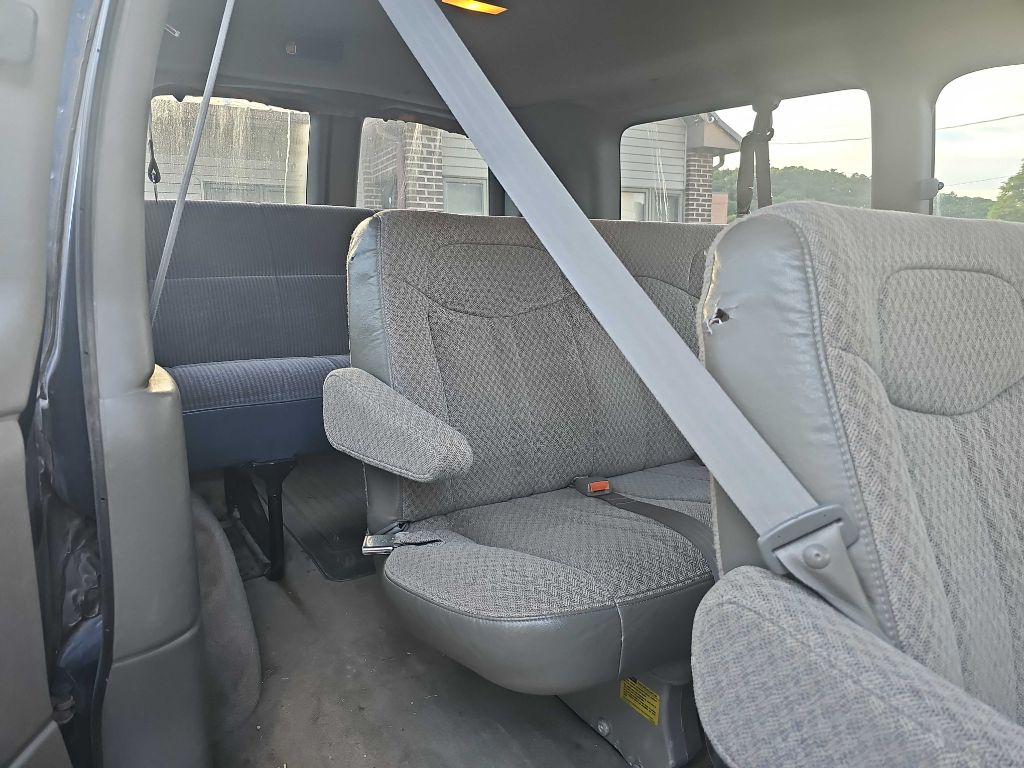 Photo 9 of this CHEVROLET EXPRESS G2500