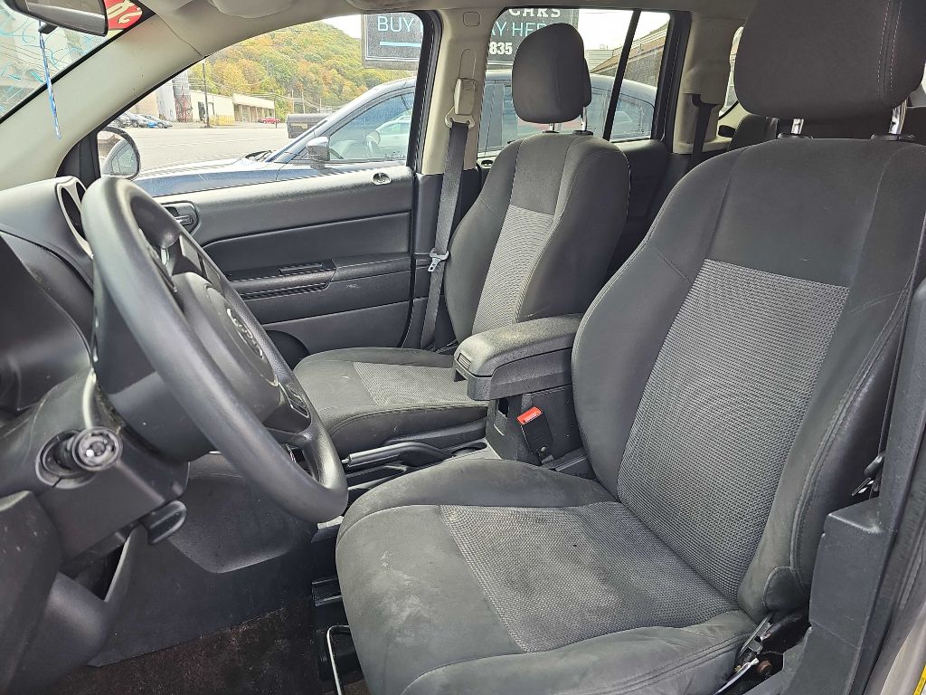 Photo 6 of this JEEP COMPASS