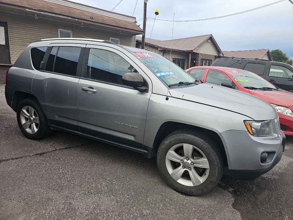 Photo 3 of this JEEP COMPASS