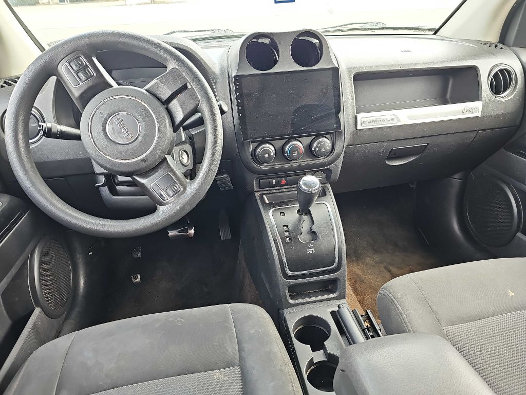 Photo 7 of this JEEP COMPASS