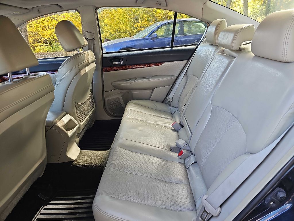 Photo 7 of this SUBARU LEGACY