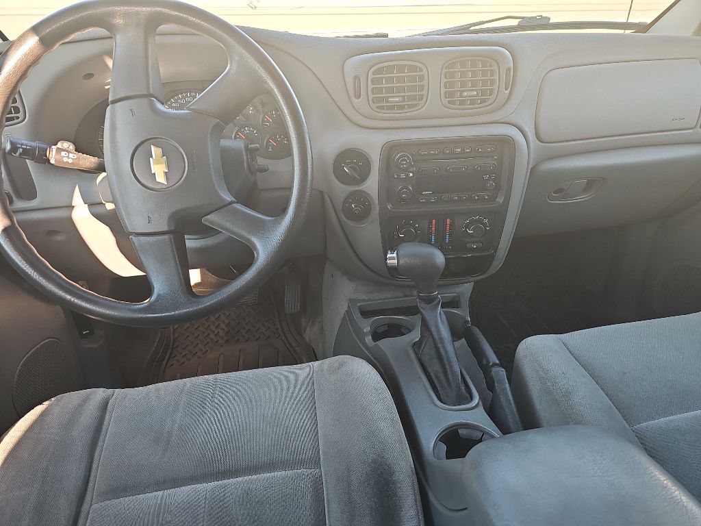 Photo 8 of this CHEVROLET TRAILBLAZER