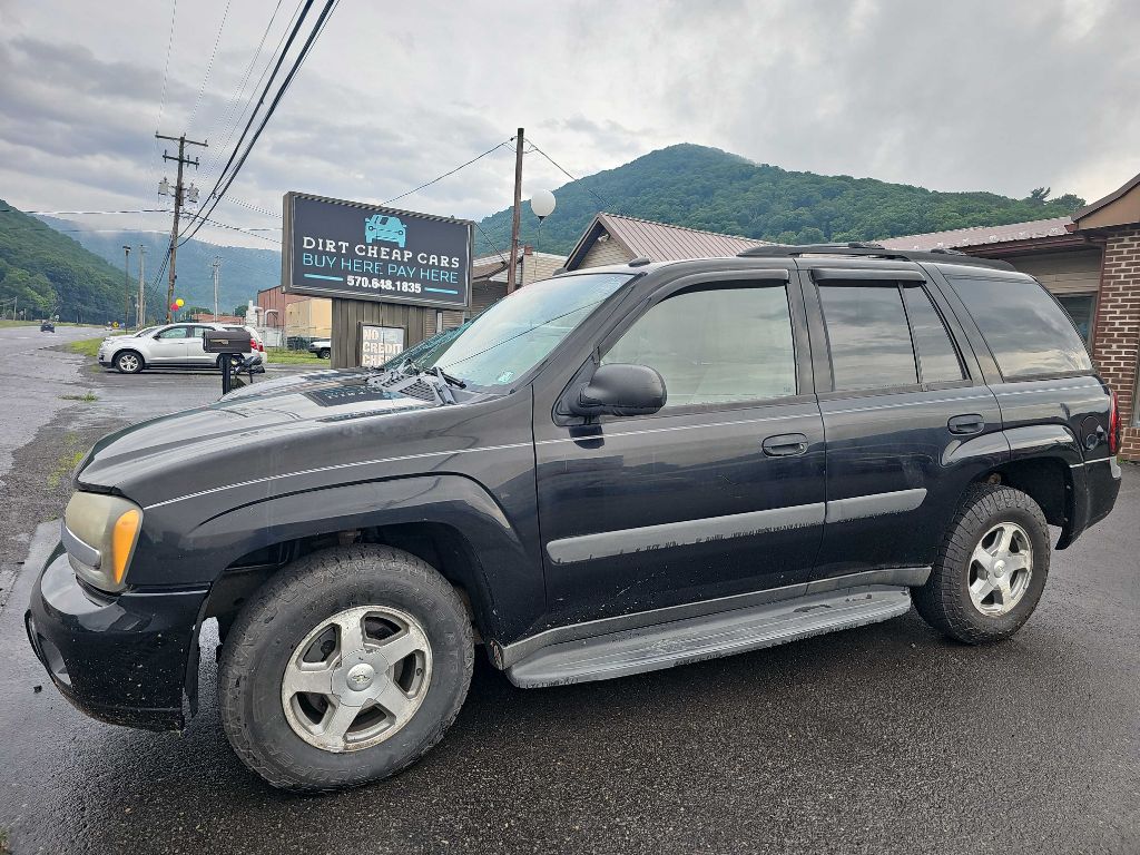 Photo 5 of this CHEVROLET TRAILBLAZER