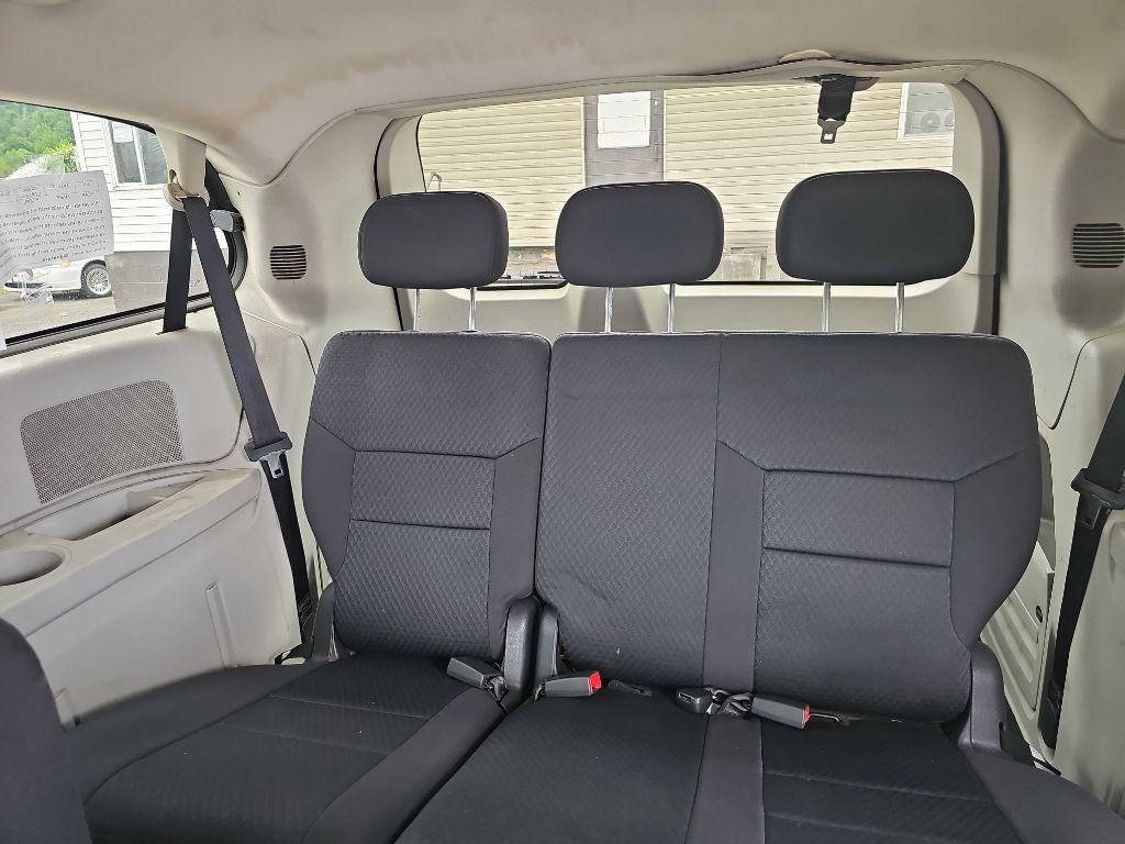 Photo 9 of this DODGE GRAND CARAVAN