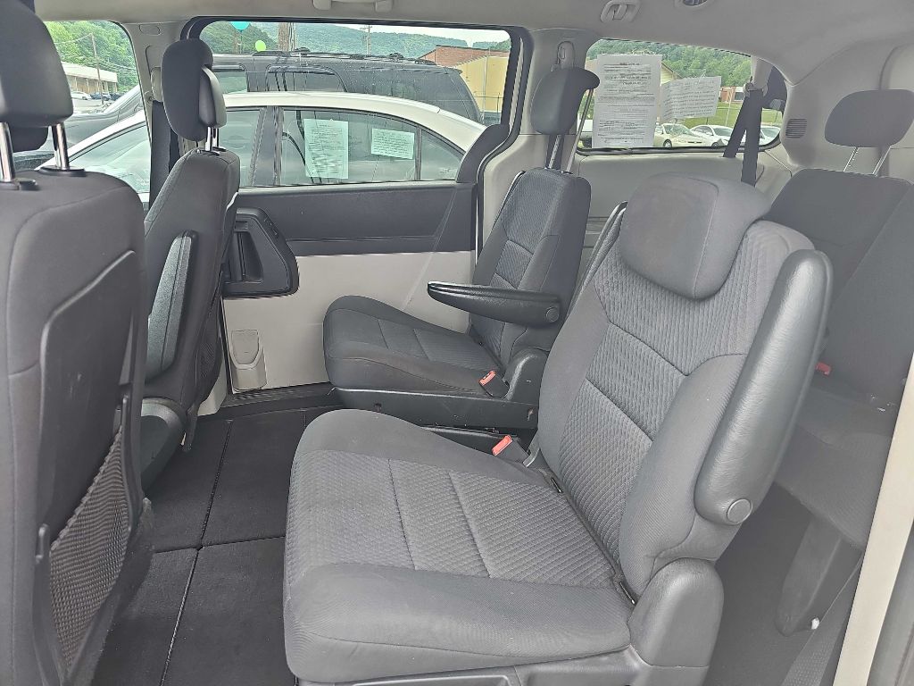 Photo 8 of this DODGE GRAND CARAVAN