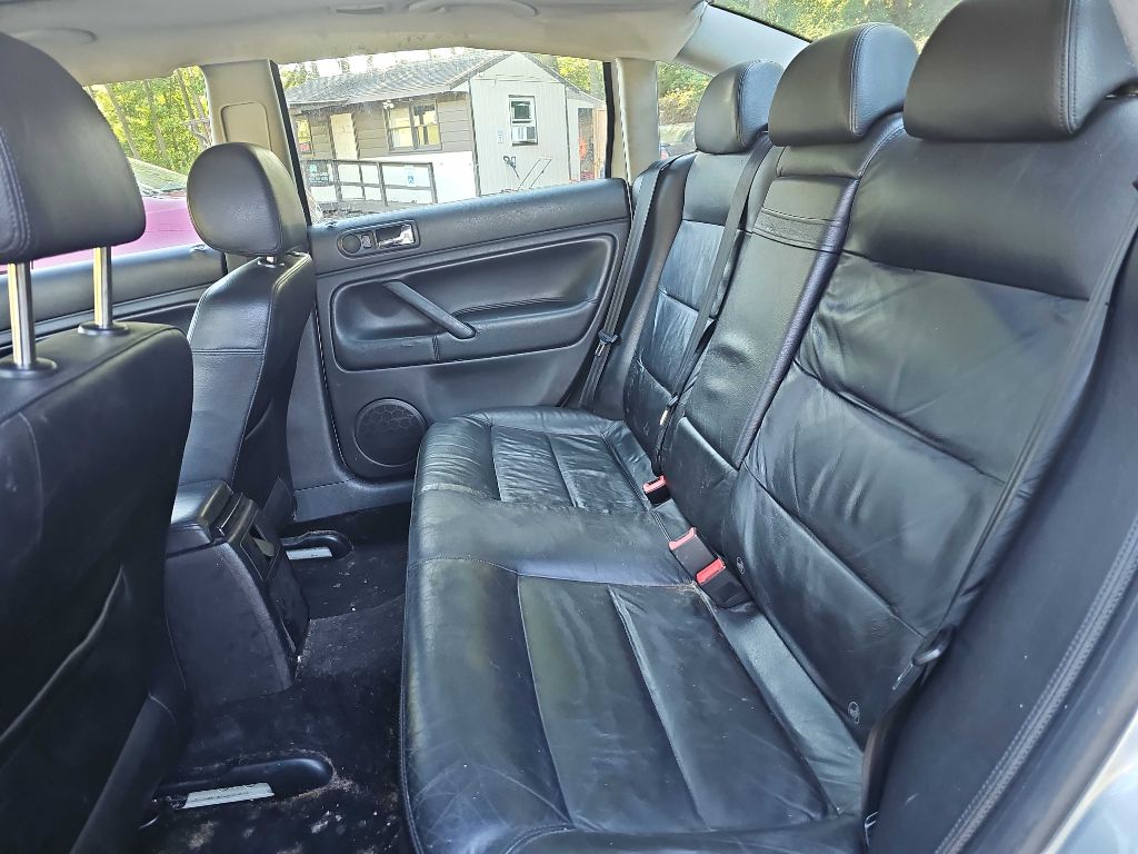 Photo 8 of this VOLKSWAGEN PASSAT