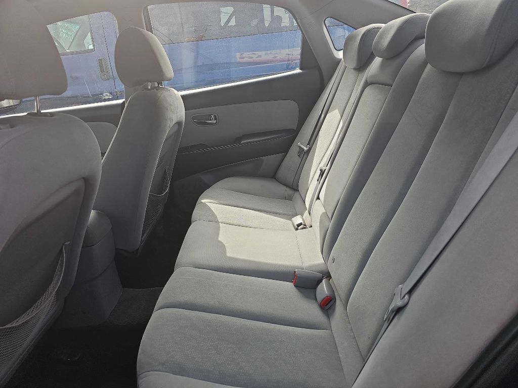 Photo 8 of this HYUNDAI ELANTRA