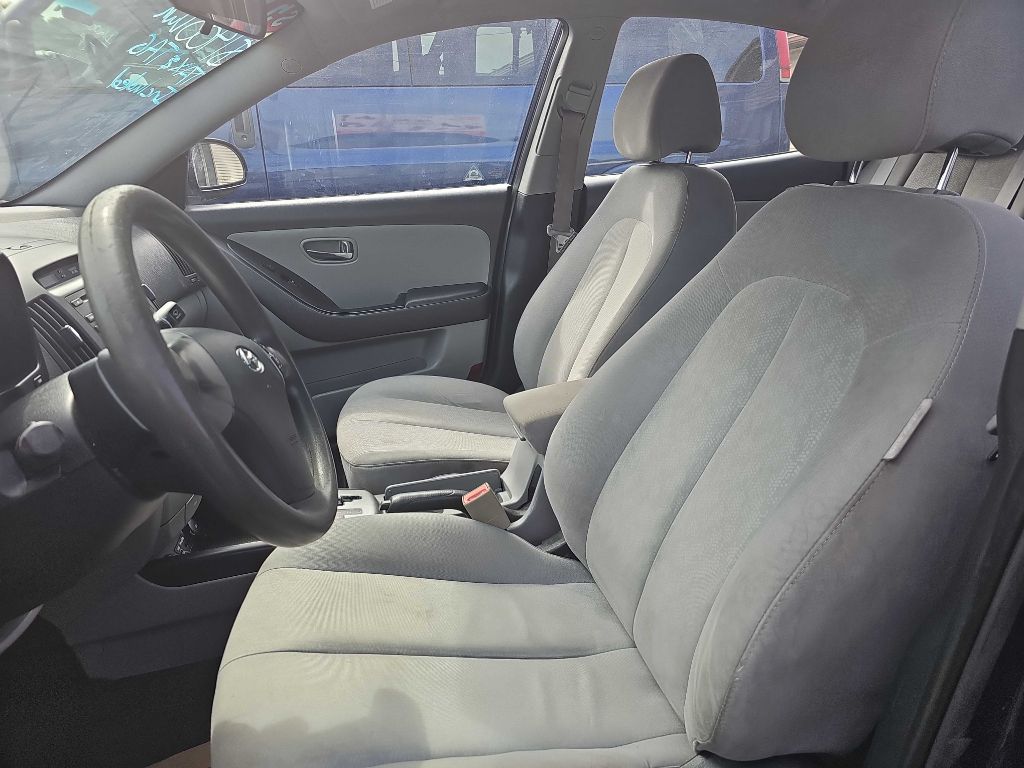Photo 6 of this HYUNDAI ELANTRA