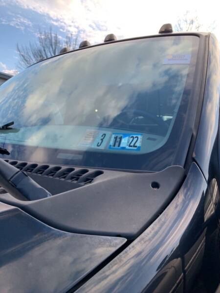 Photo 2 of this FORD F250