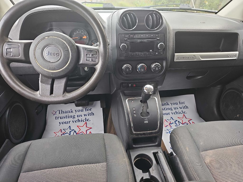 Photo 7 of this JEEP COMPASS