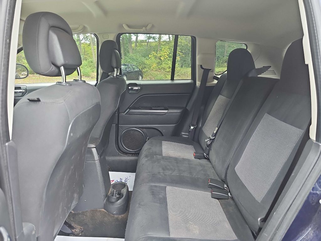 Photo 8 of this JEEP COMPASS