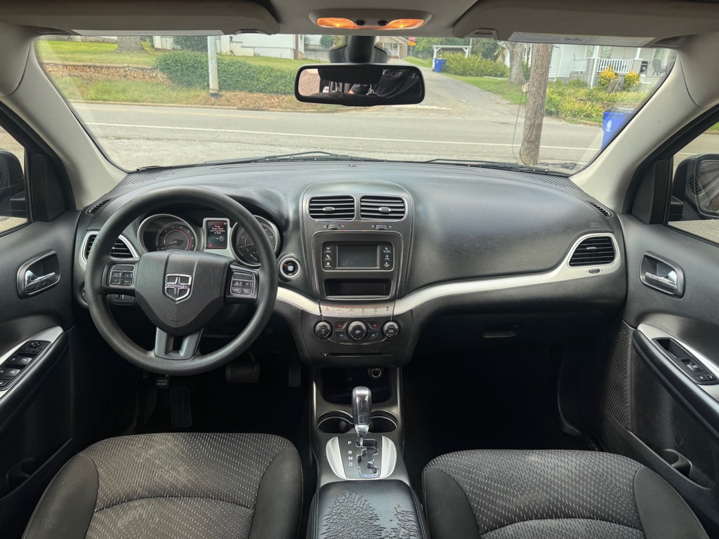 Photo 4 of this DODGE JOURNEY