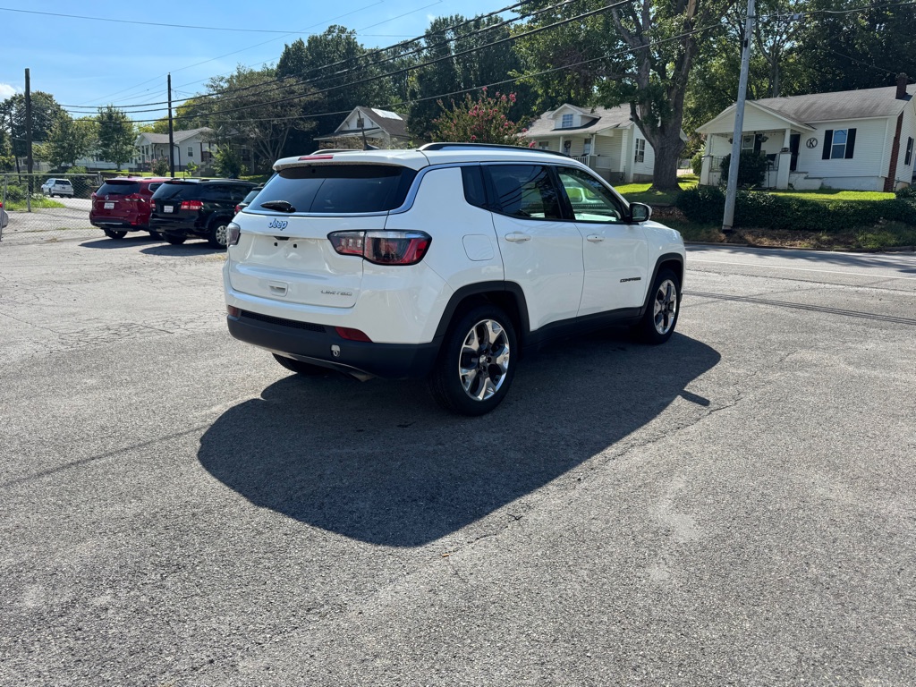 Photo 3 of this JEEP COMPASS